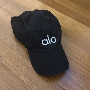 Alo Yoga “Performance Off Duty” Cap
